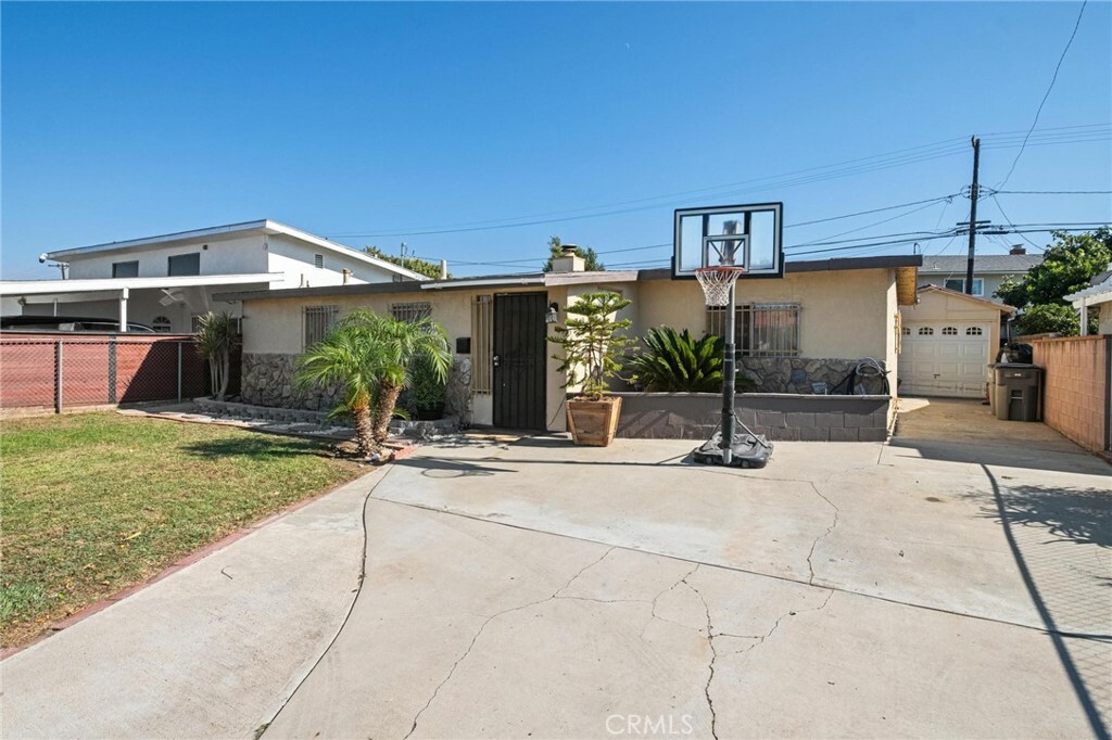 338 W 235th Street  Carson CA 90745 photo