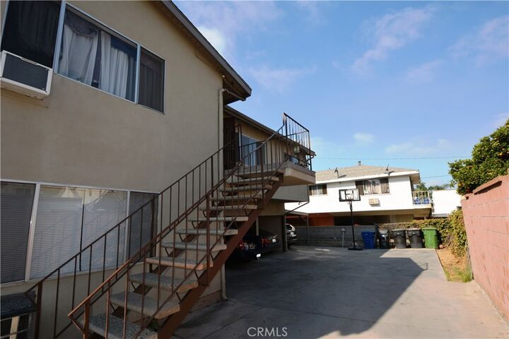 Property Photo:  6041 Pickering Avenue C  CA 90601 