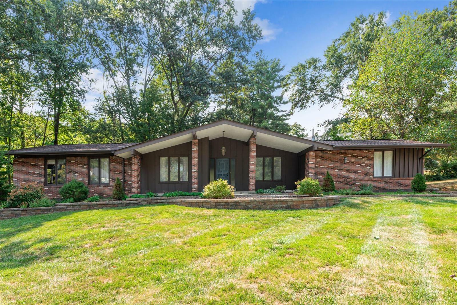 Property Photo:  220 Chamonix Court  MO 63141 