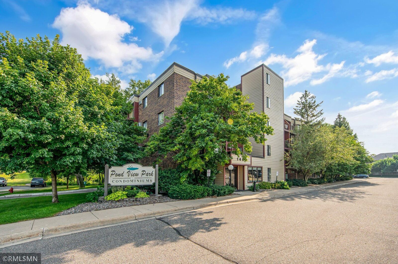 Property Photo:  1400 Dakota Avenue S 203  MN 55416 