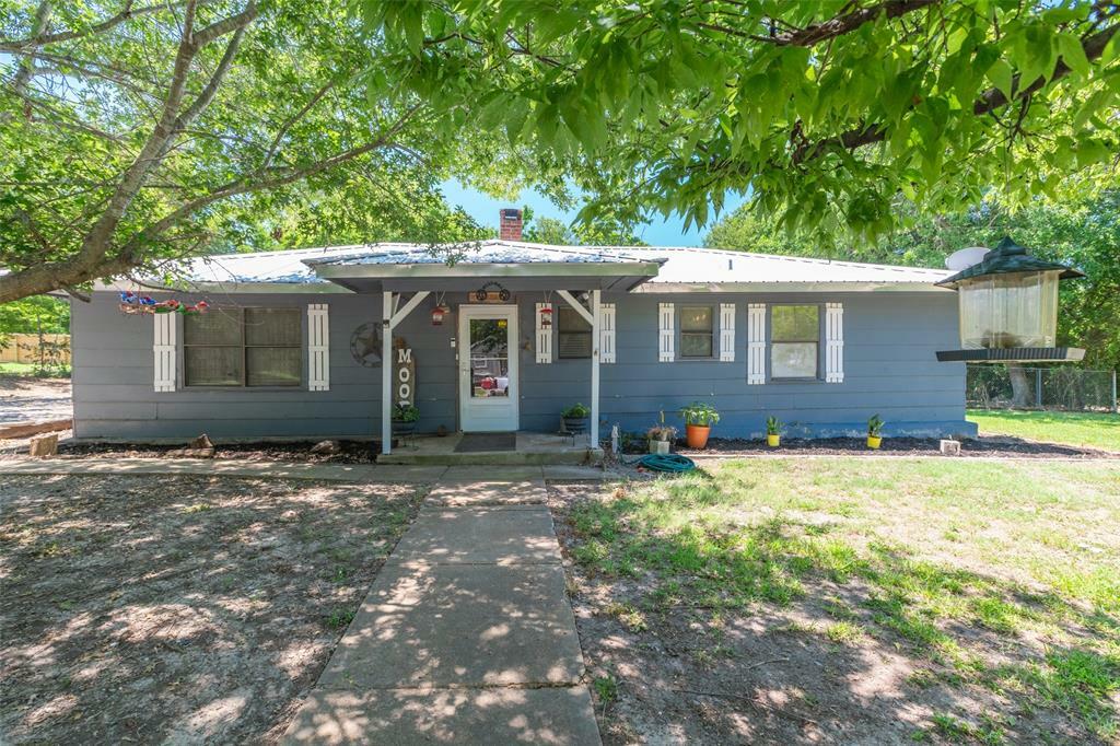 Property Photo:  720 E Marshall Avenue  TX 75432 