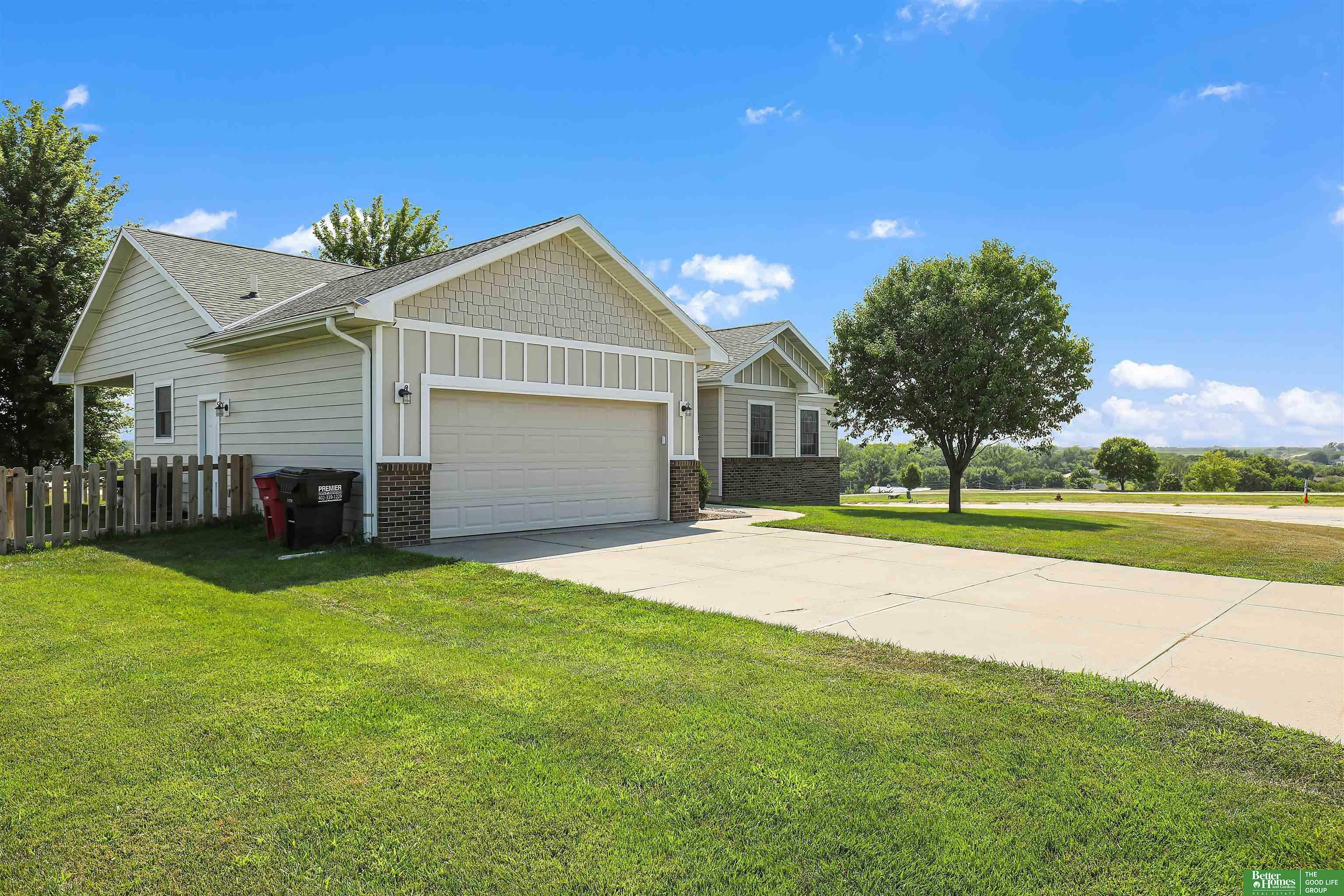 Property Photo:  1521 Lake Ridge Drive  NE 68048 