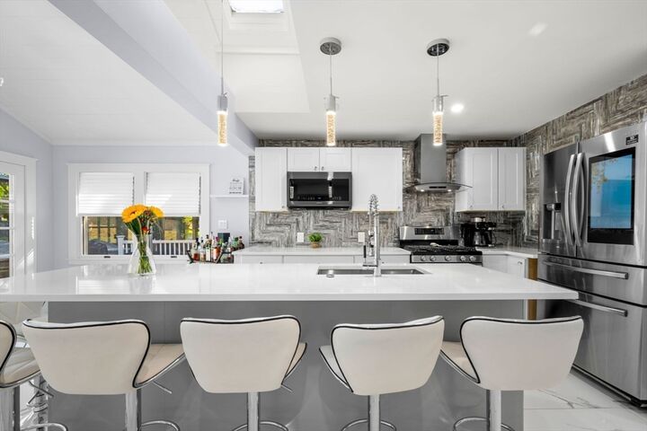Property Photo:  5 Upland Rd  MA 01880 
