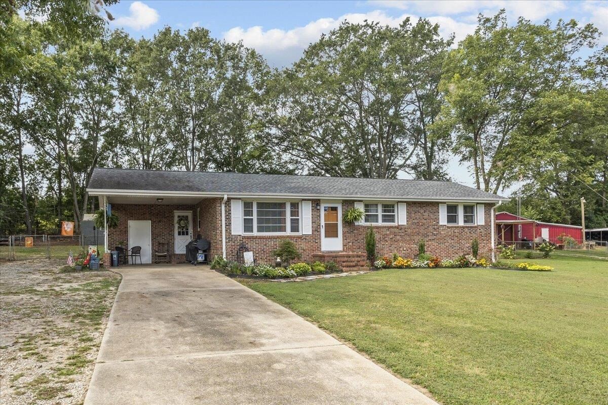 Property Photo: 1020 Springdale Circle SC 29316