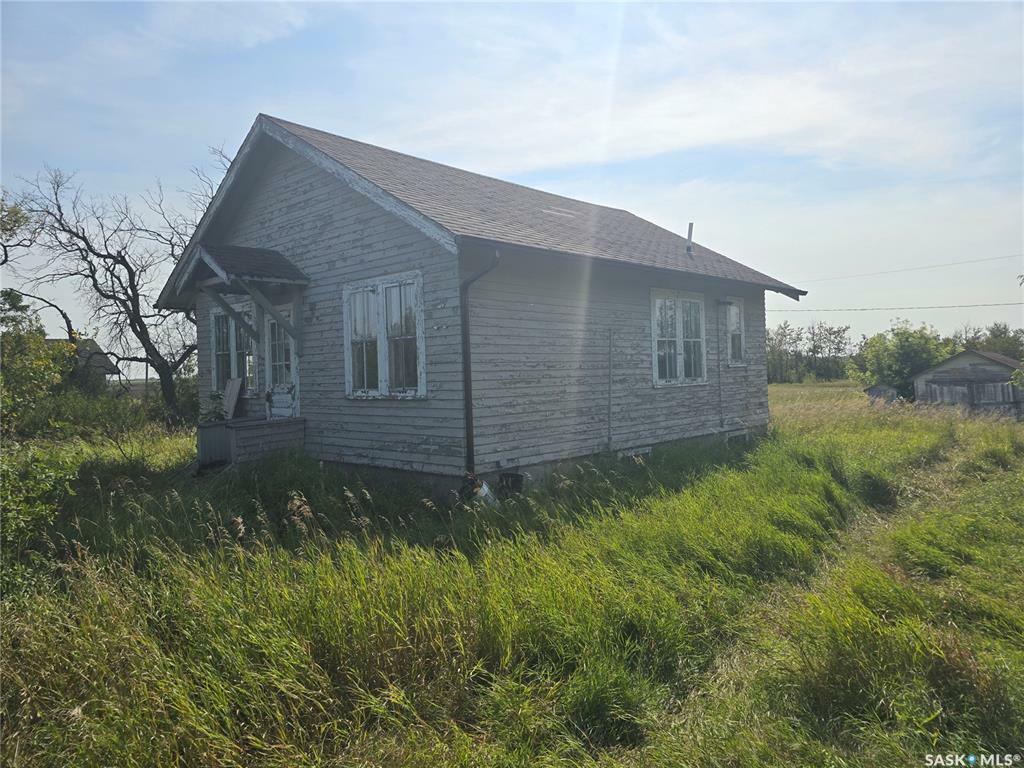 Property Photo:  4 & 5 Railway Avenue E  SK S0A 1L0 