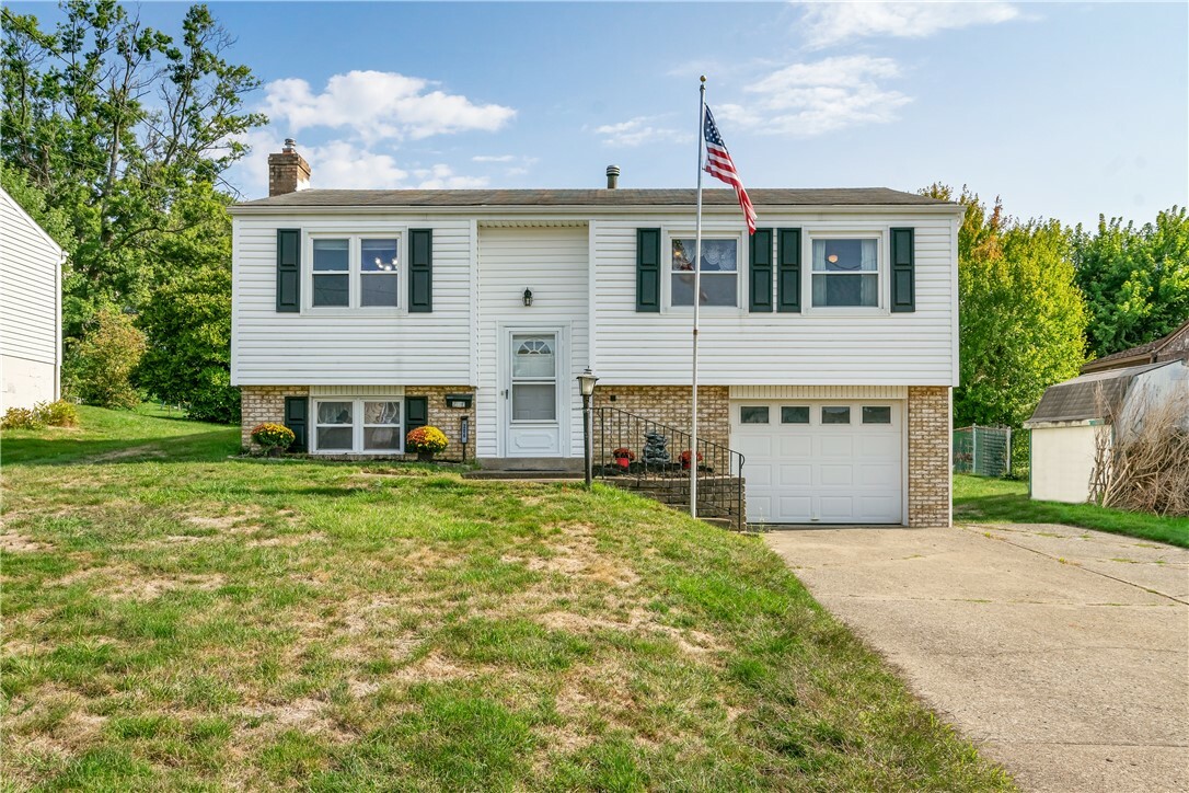 Property Photo:  206 Winslow Dr  PA 15071 