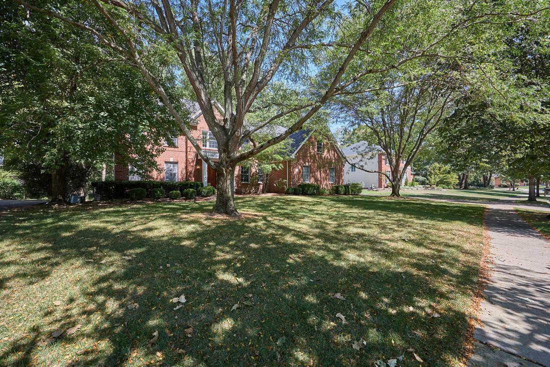 Property Photo:  204 Springbrook Drive  OH 43230 