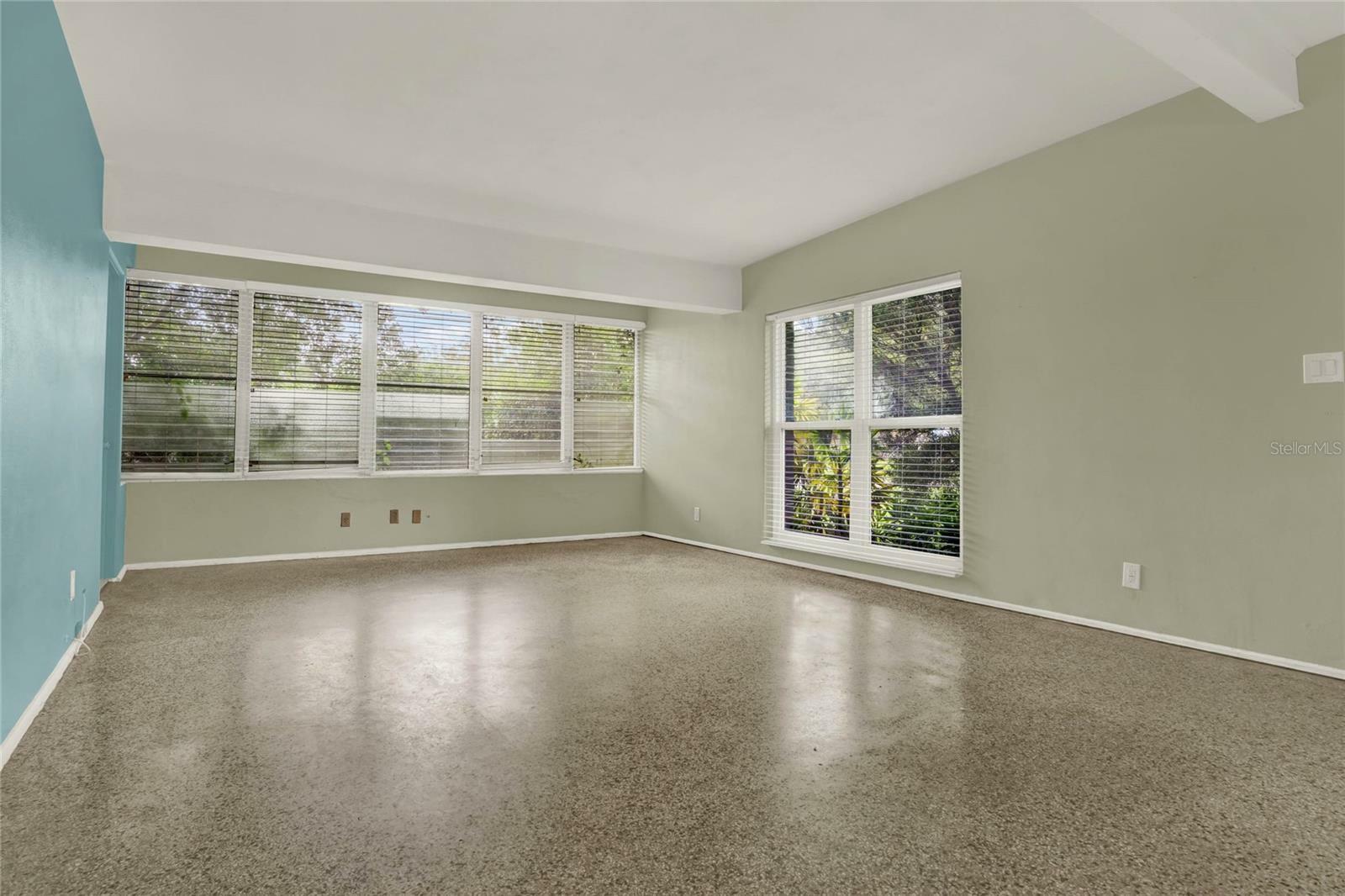 Property Photo:  117 Shannon Drive  FL 32773 