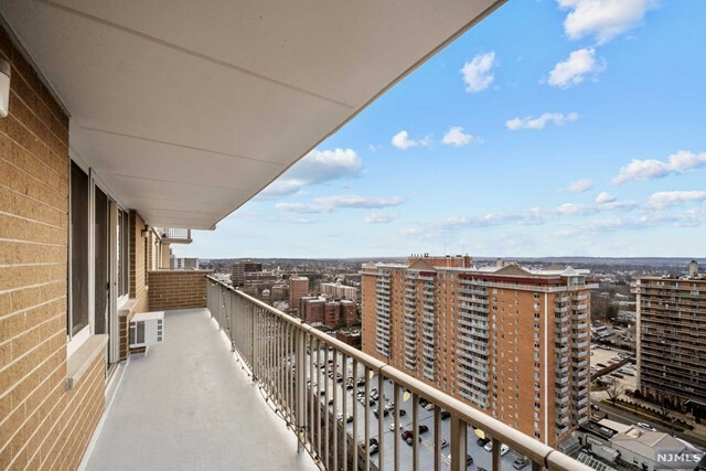 Property Photo:  160 Overlook Avenue 24  NJ 07601 