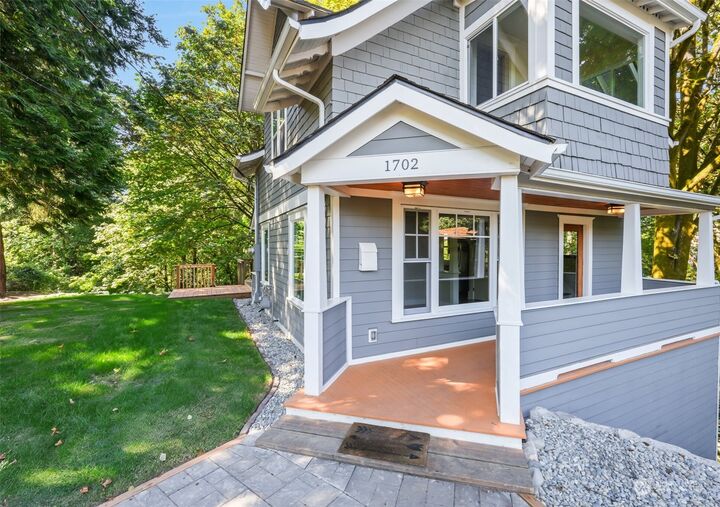 Property Photo:  1702 N Pine  WA 98406 