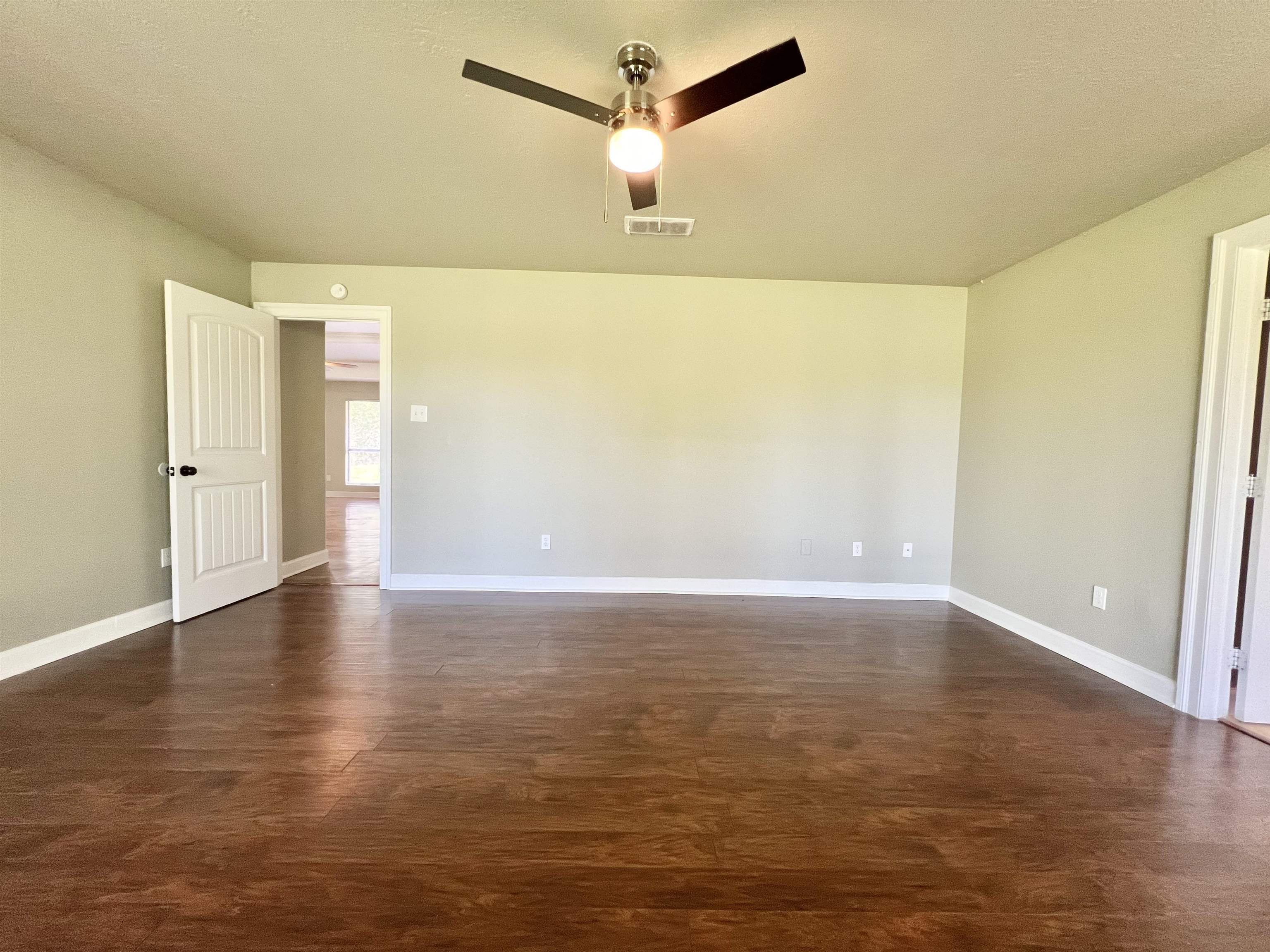 Property Photo:  427 W Pineshadows  TX 77659 