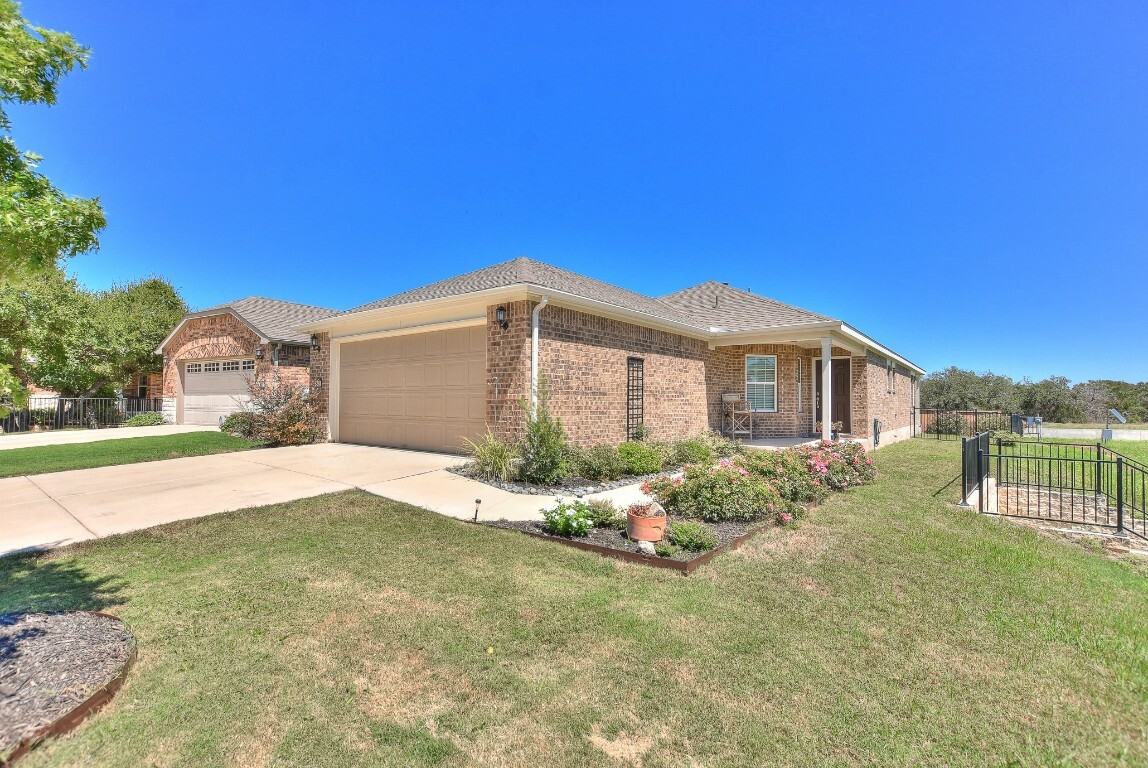 Property Photo:  543 Rockport Street  TX 78633 