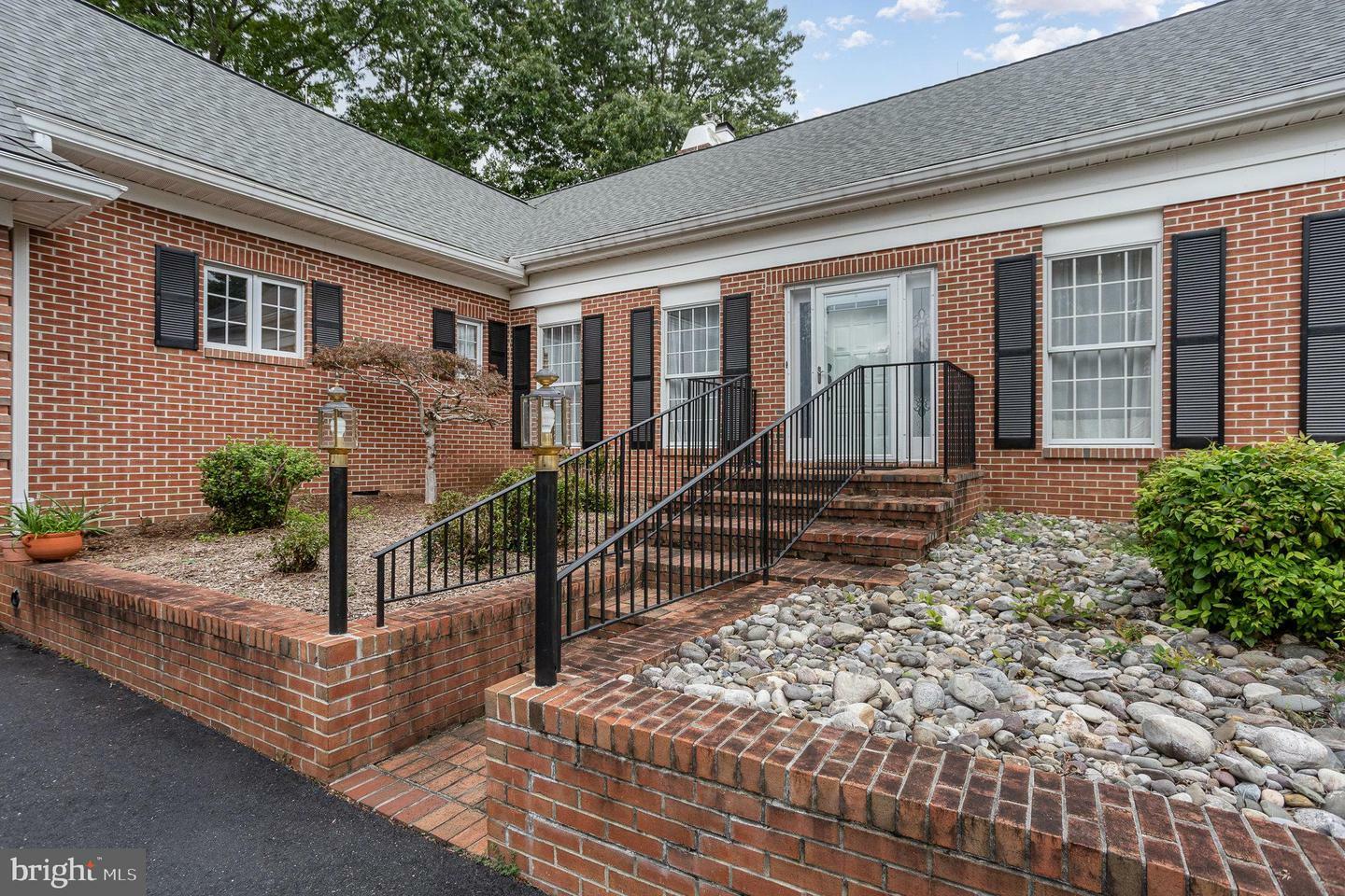 Property Photo:  76 Rollinswood Lane  VA 22554 