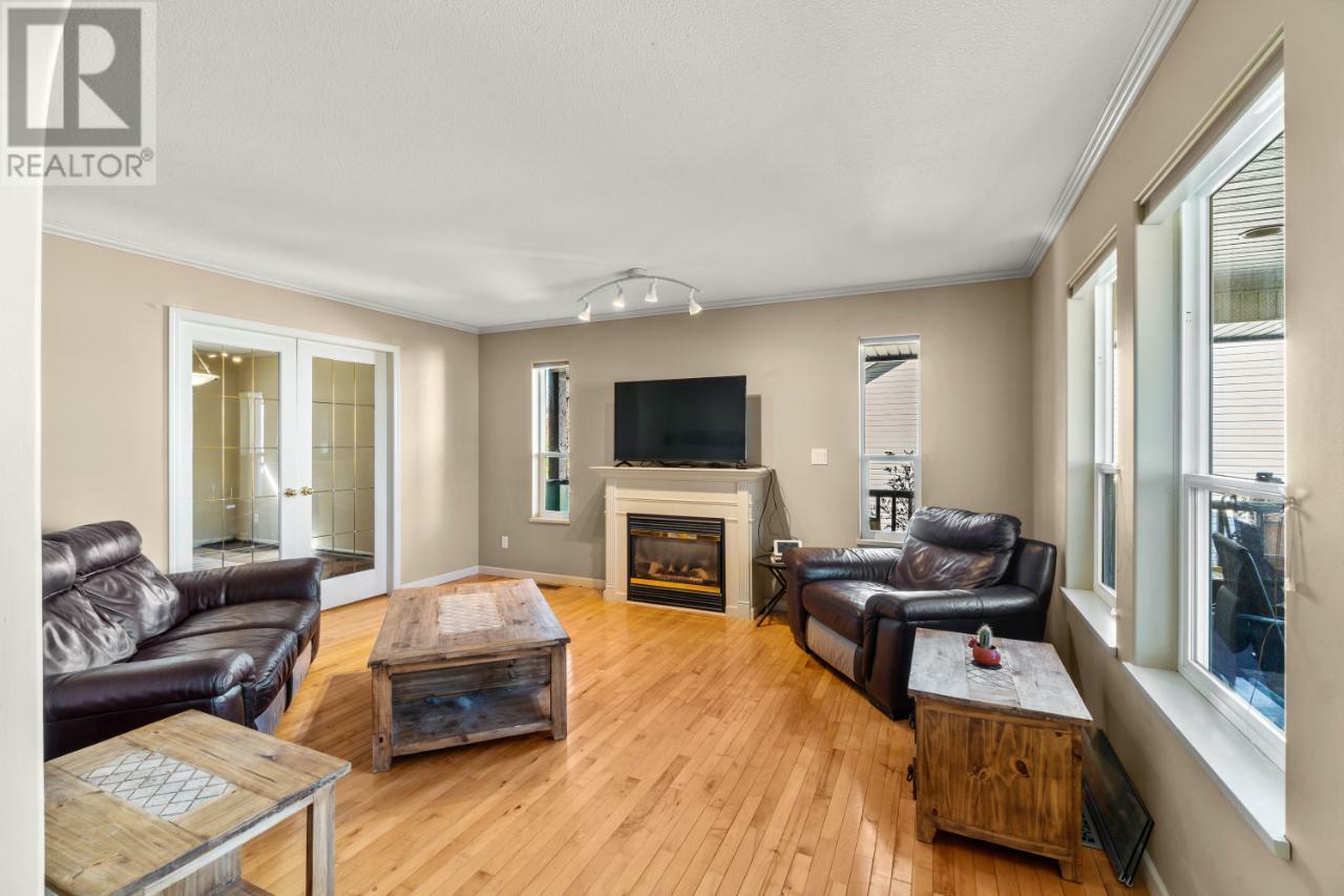 Photo de la propriété:  4942 Woodland Crt  BC V2C 6V5 