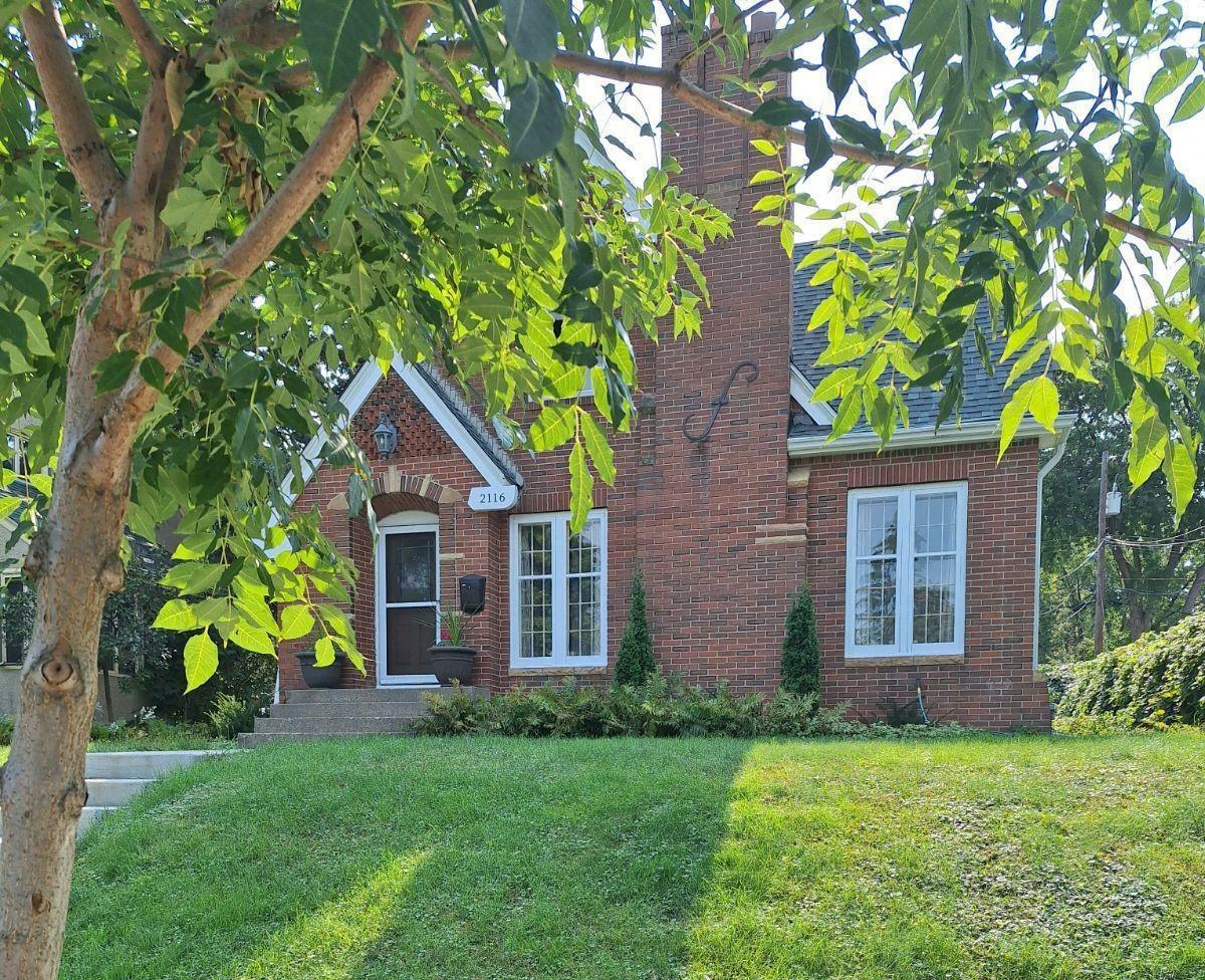 Property Photo:  2116 Xerxes Avenue N  MN 55411 