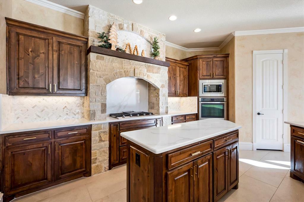 Property Photo:  6020 Shiloh Forest Drive  TX 76065 