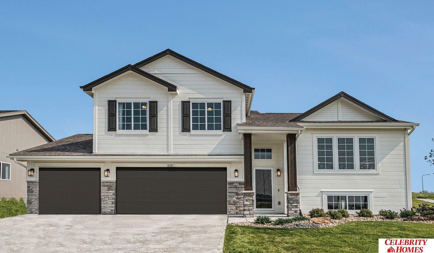 Property Photo: 17013 Newport Avenue NE 68116