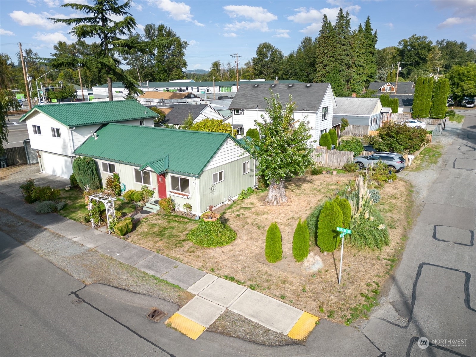 Property Photo:  315 15th Street SE  WA 98372 