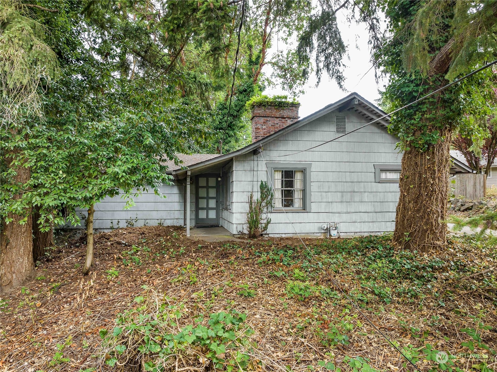 Property Photo:  2733 127th Place SE  WA 98005 