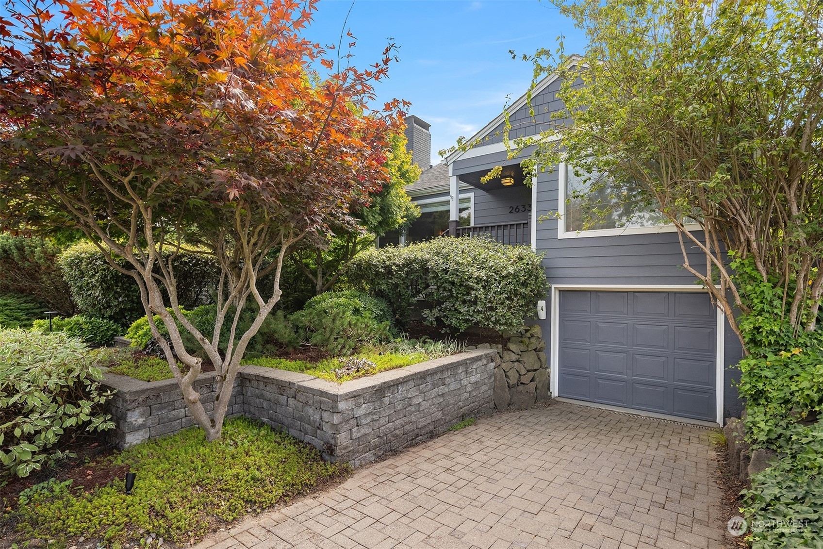 Property Photo:  2633 W Crockett Street  WA 98199 