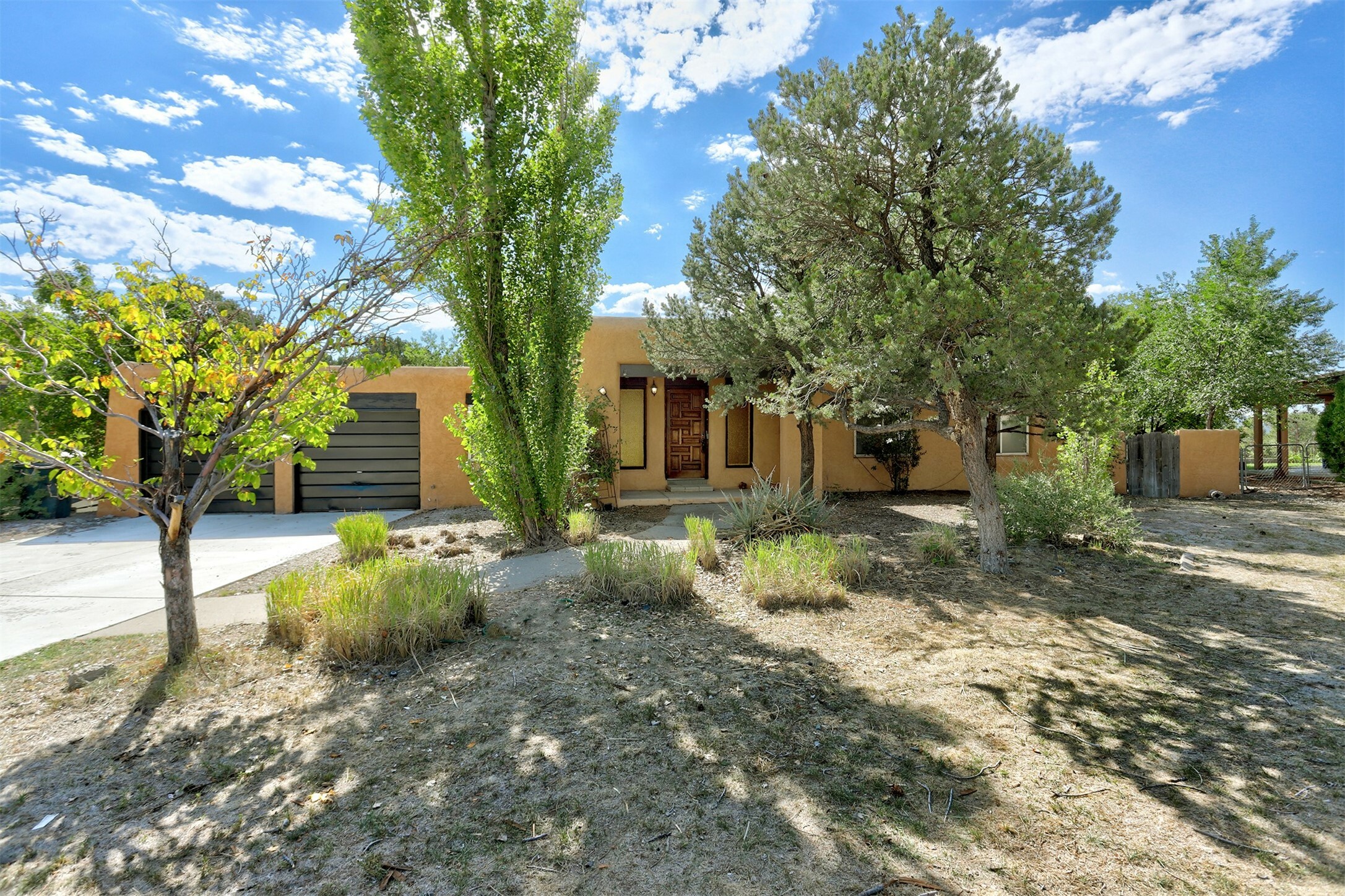 Property Photo:  517 Rover Boulevard  NM 87547 