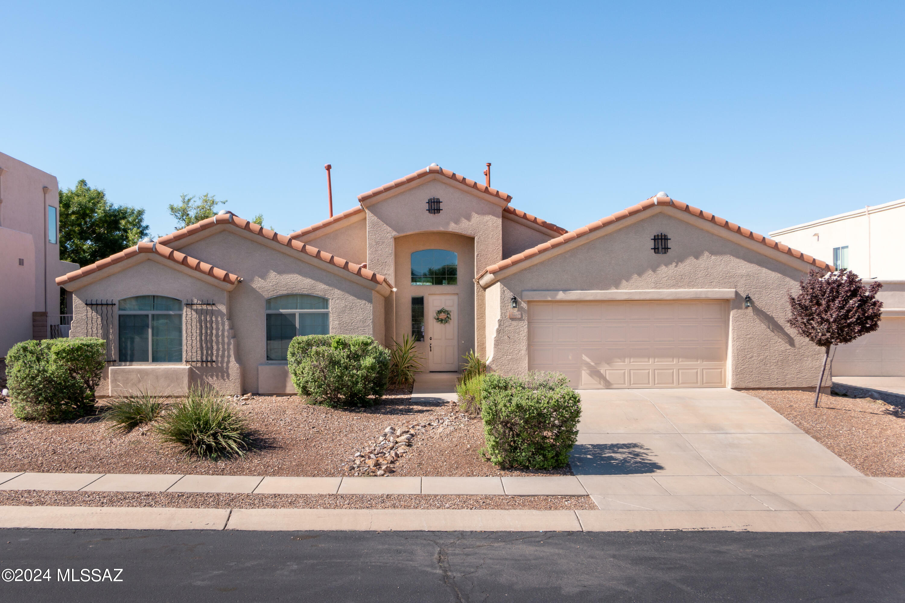 Property Photo:  13802 E Red Hawk Sky Trail  AZ 85641 