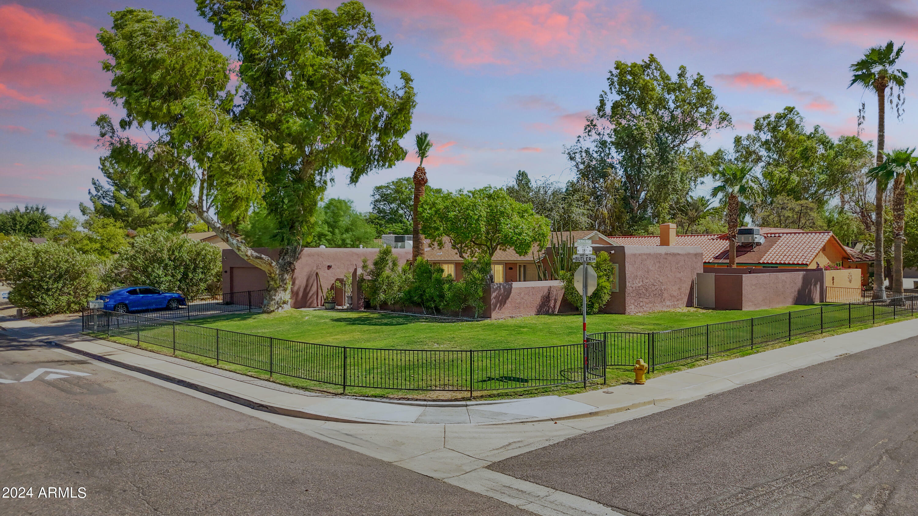 Property Photo: 1755 W Butler Drive AZ 85021