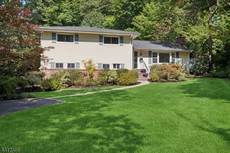 Property Photo:  167 Mountain Ave  NJ 07974 