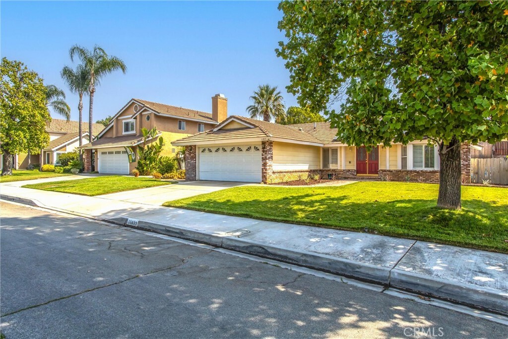 Property Photo:  11833 Avalon Avenue  CA 92399 