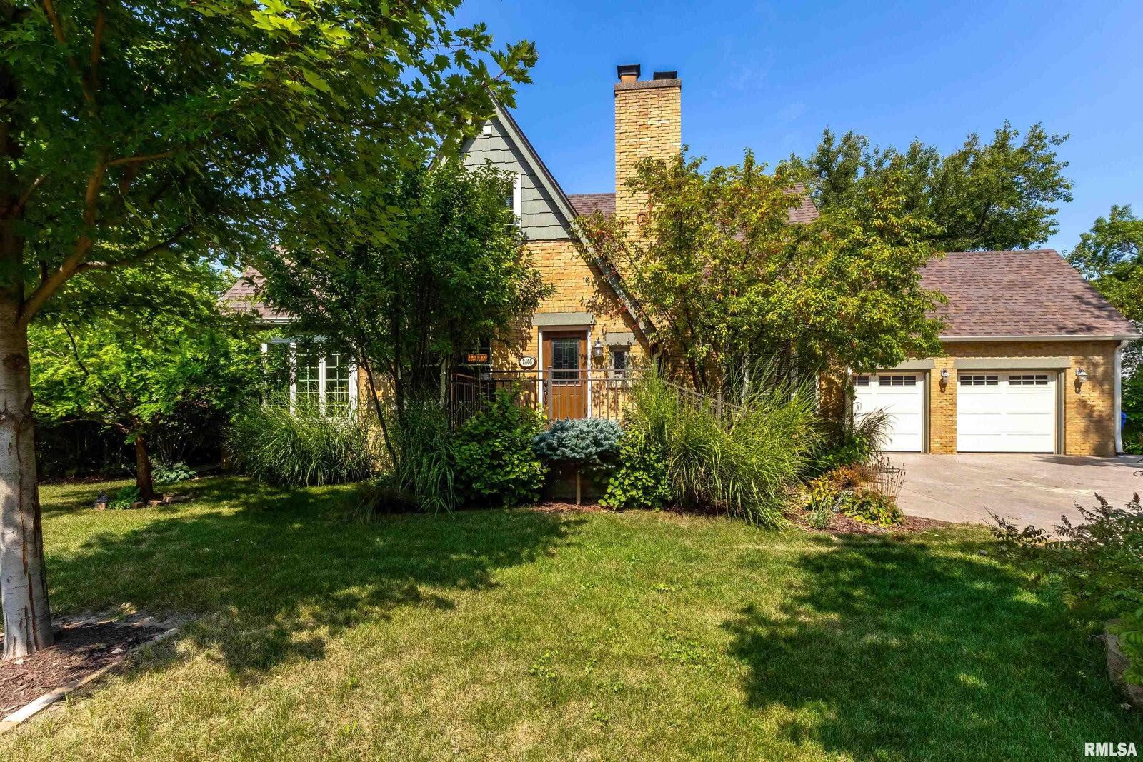 Property Photo:  2405 23rd Avenue A  IL 61265 