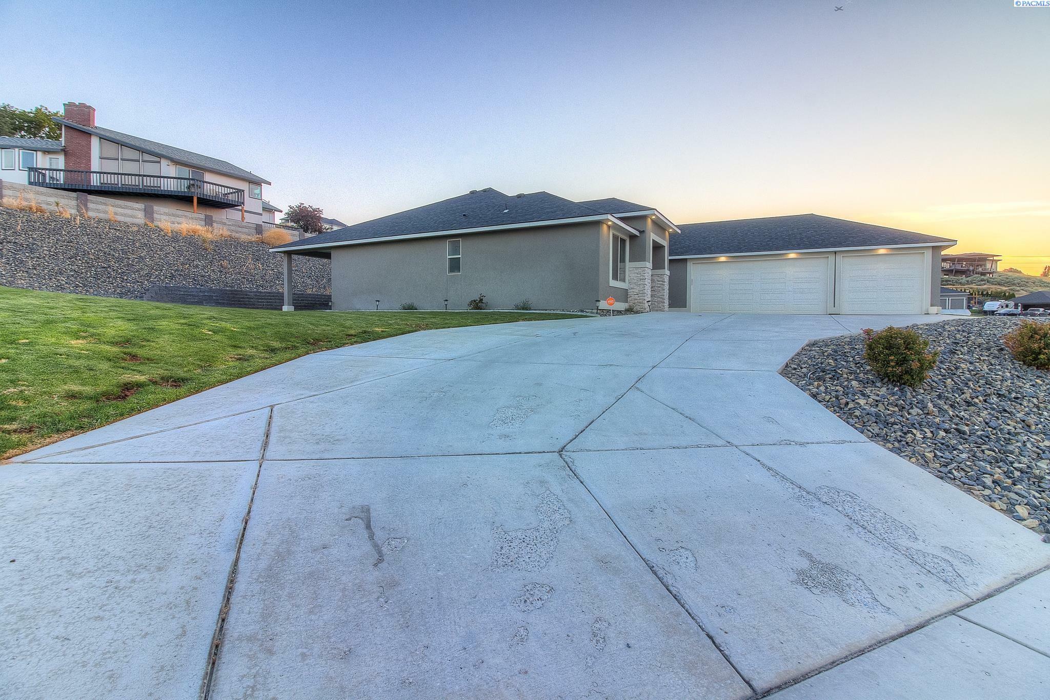 Property Photo:  4473 King Drive  WA 99353 