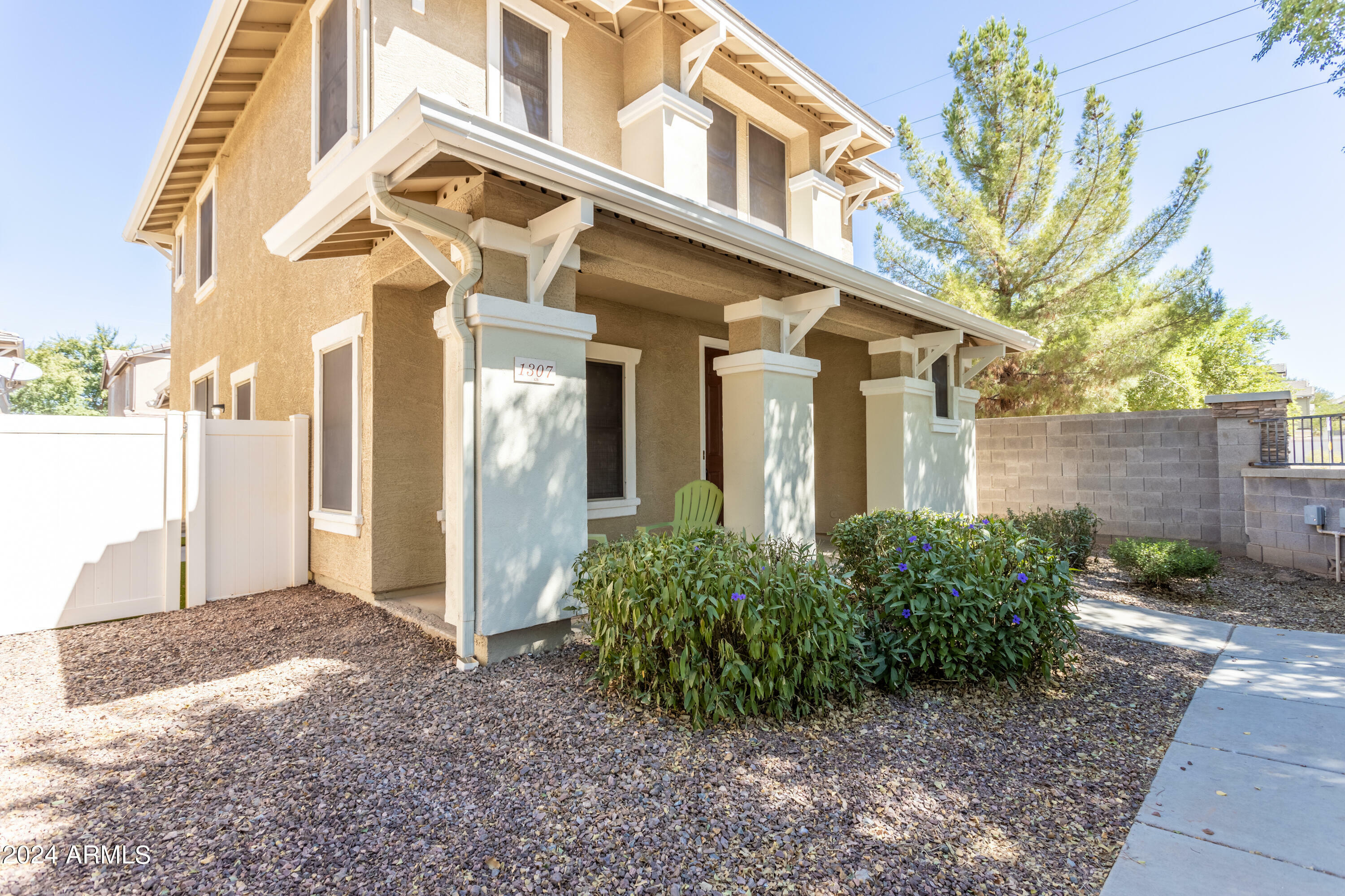 Property Photo:  1307 S Joshua Tree Lane  AZ 85296 