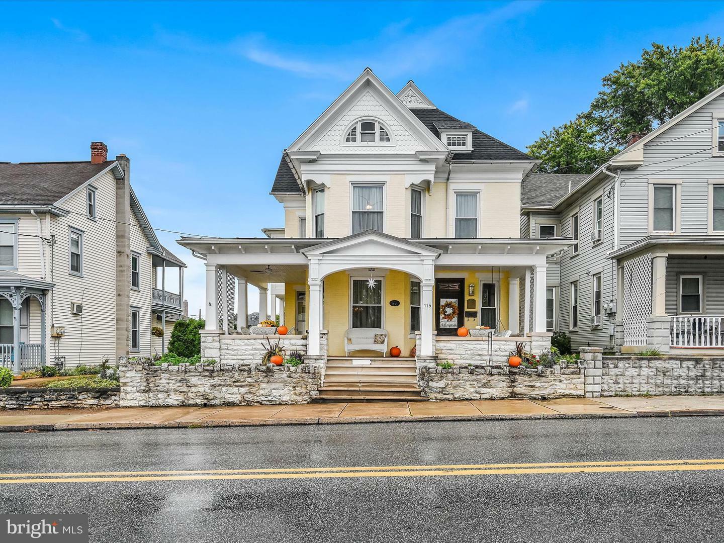 115 S Hanover Street  Hummelstown PA 17036 photo