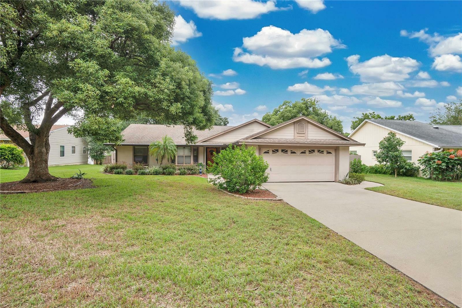 Property Photo:  2320 Amherst Lane  FL 32757 