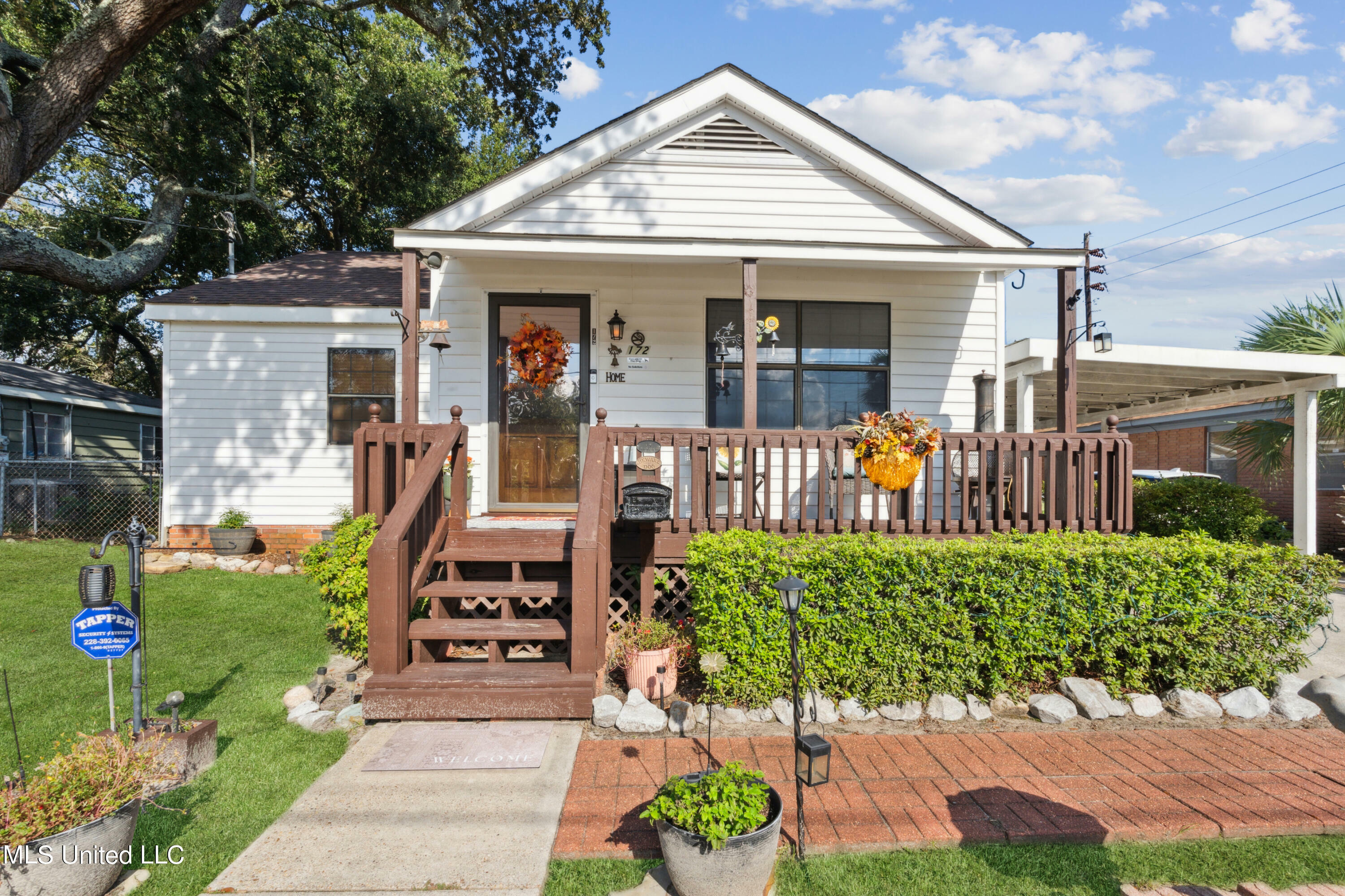 Property Photo:  172 Summer Place  MS 39530 