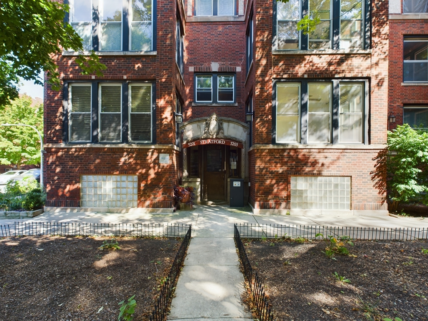 Property Photo:  5203 S Ingleside Avenue 1  IL 60615 