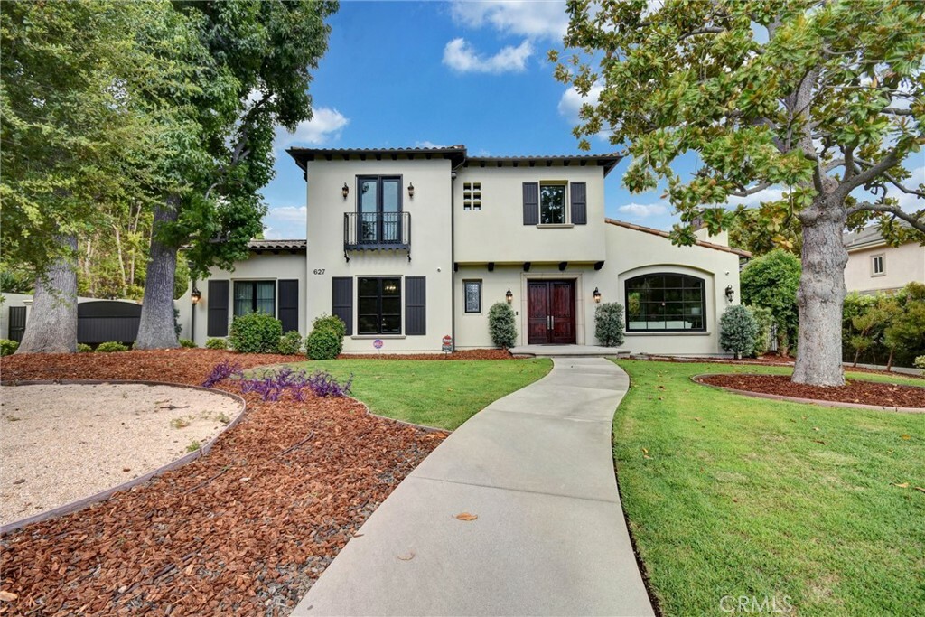 Property Photo: 627 Hampton Road CA 91006