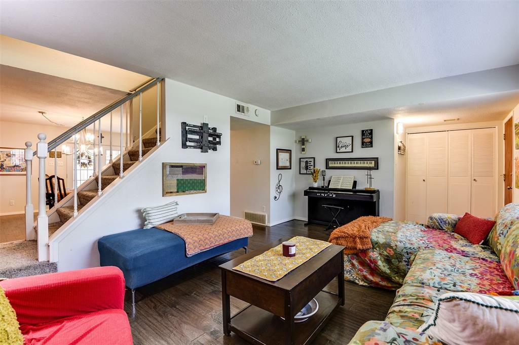 Property Photo: 326 E Westview Terrace TX 76013