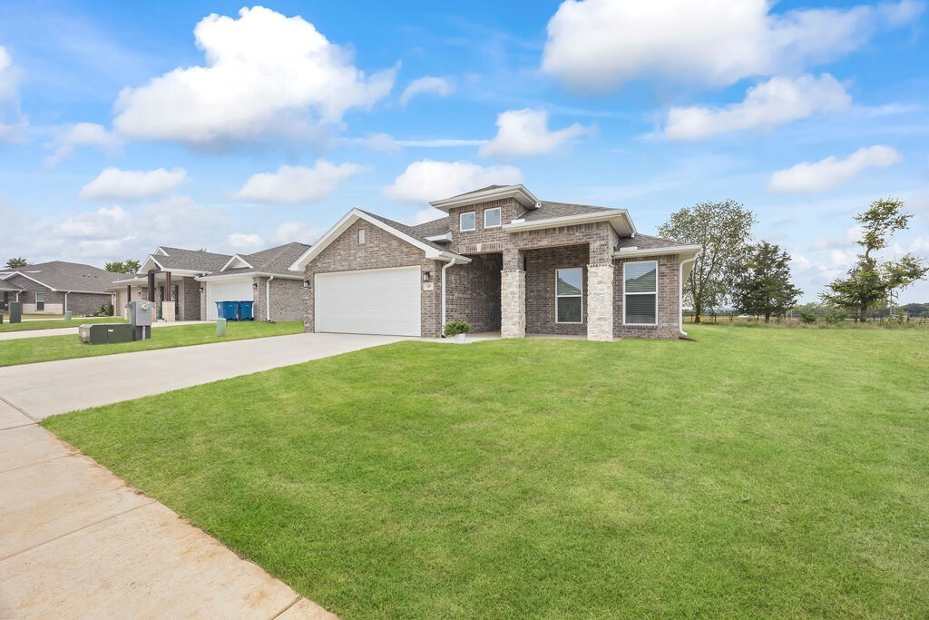 Property Photo:  525 Wright Lane  AR 72751 