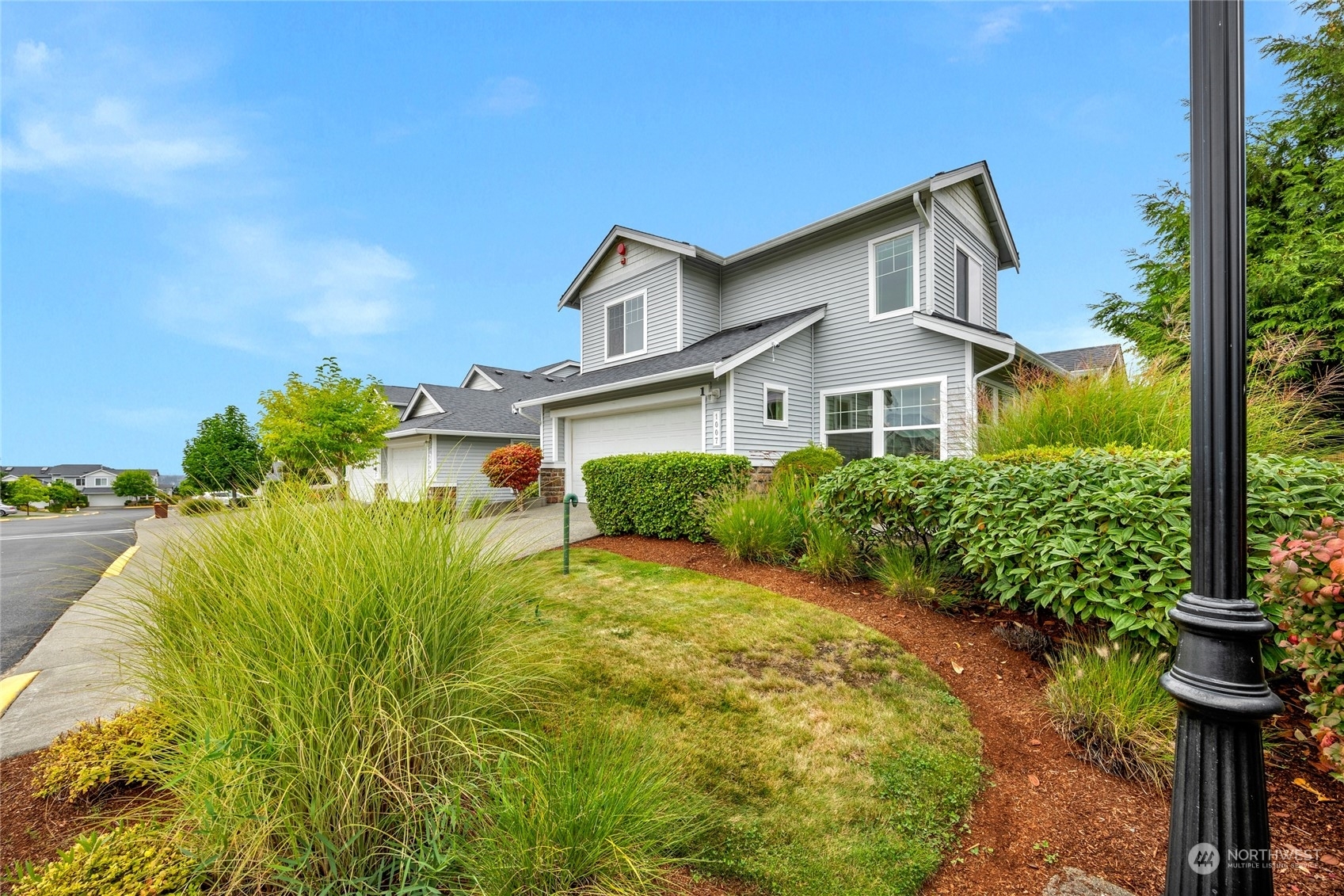 Property Photo:  1007 71 Street SE  WA 98092 