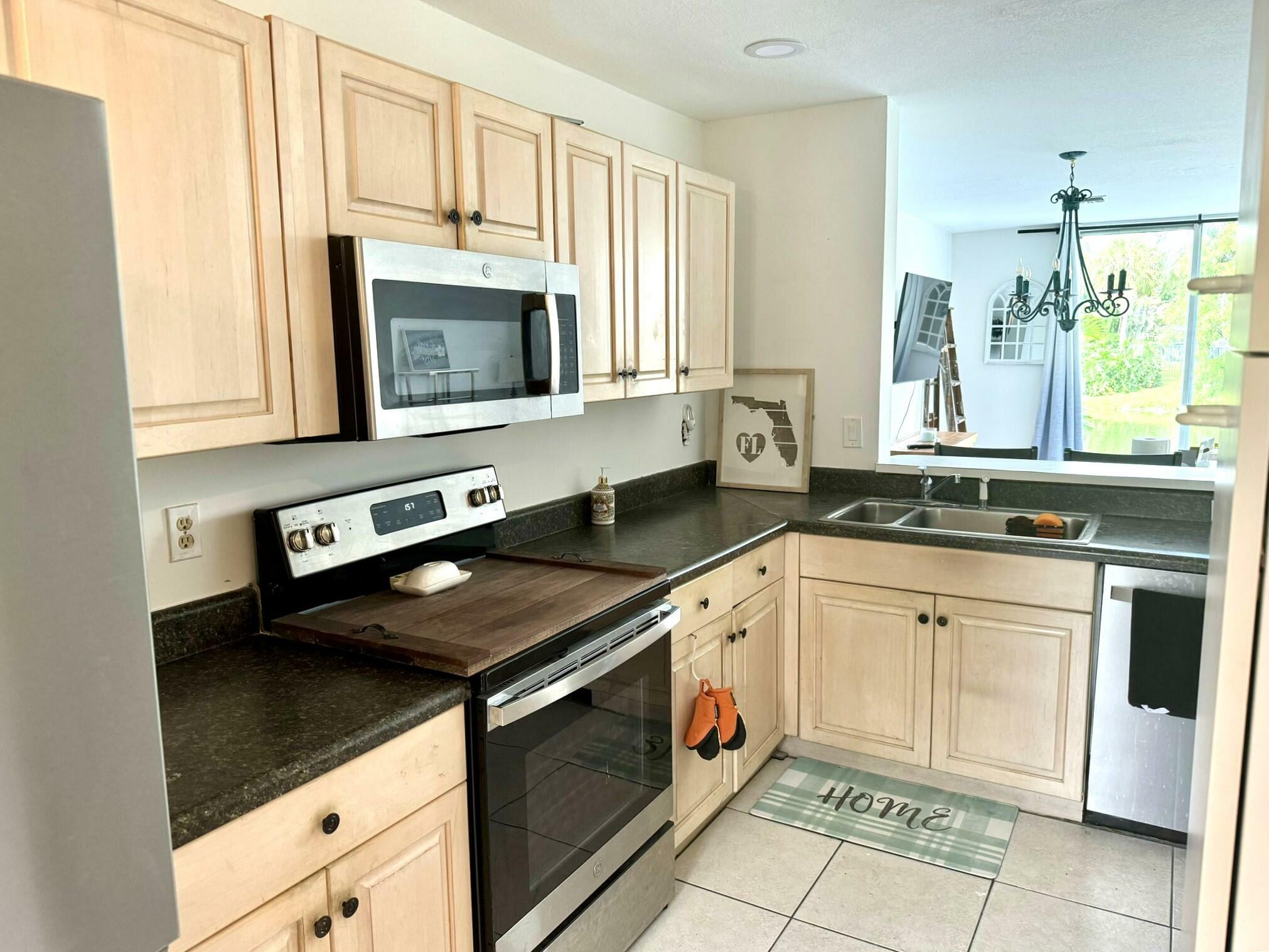 Property Photo:  7139 Woodmont Way  FL 33321 