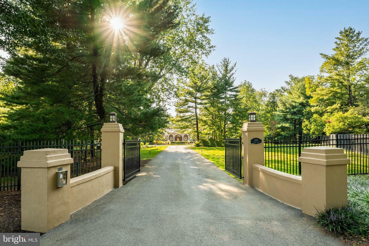 Property Photo: 1100 Ginkgo Lane PA 19035