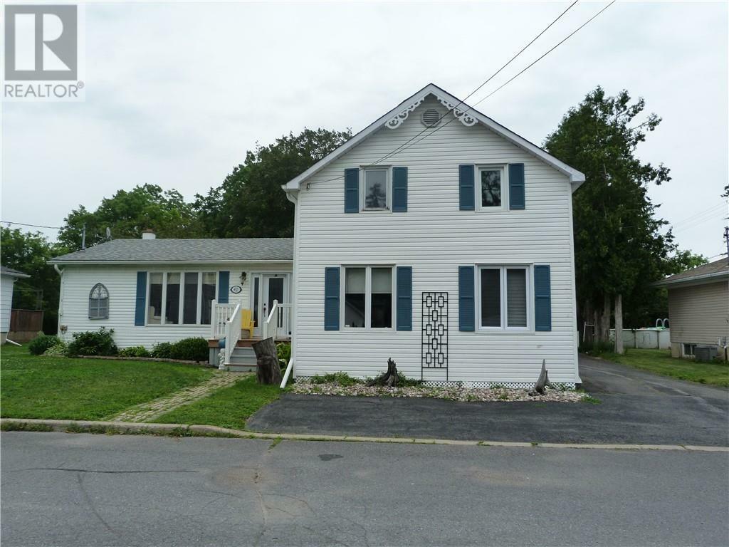 61 Emma Street  Chesterville ON K0C 1H0 photo