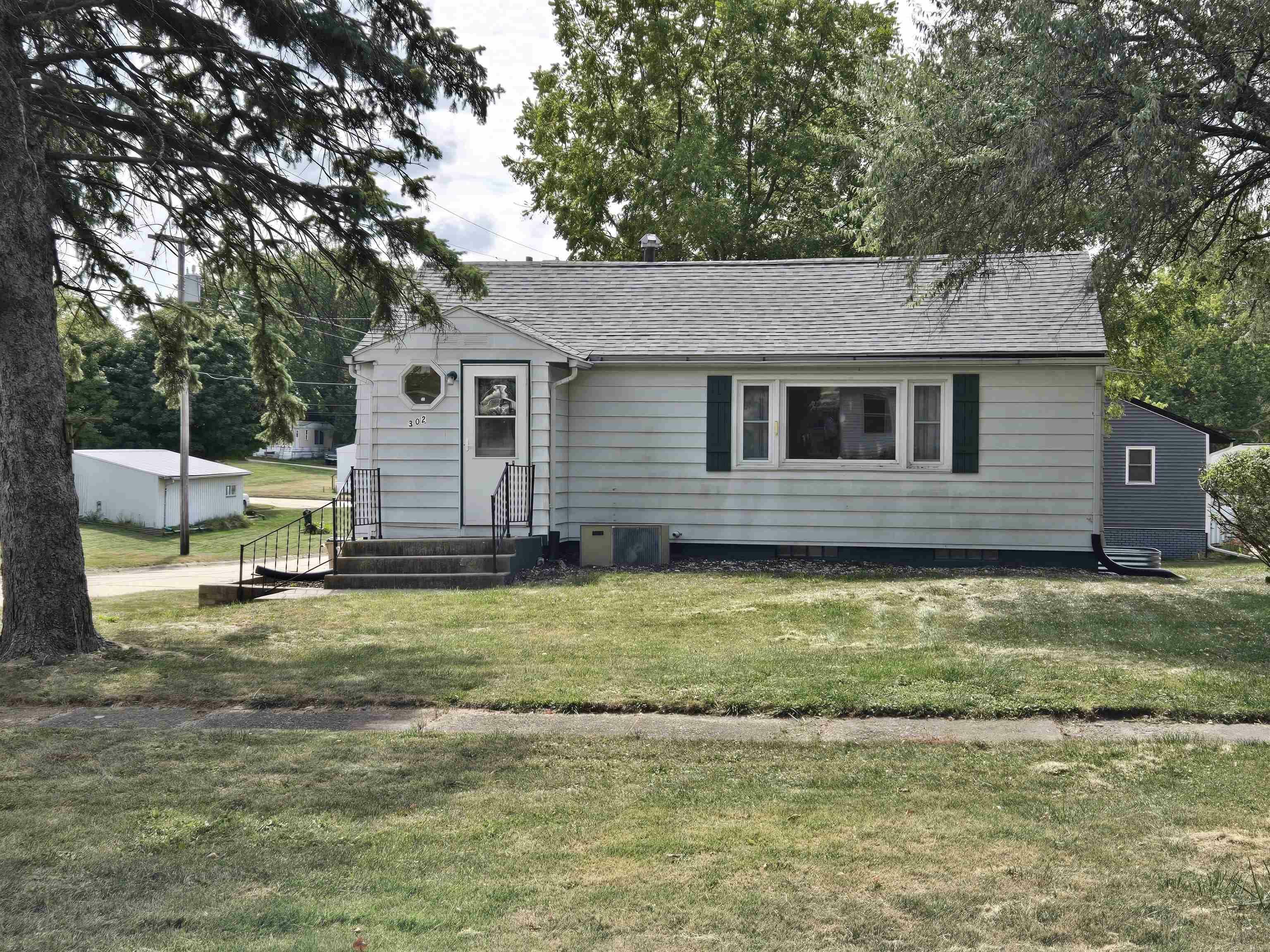 Property Photo:  302 &Amp 222 Buffalo Street  IA 52076 