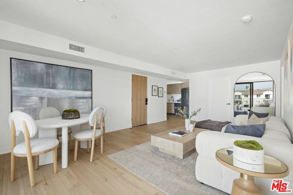 Property Photo:  4506 Dockweiler Street 402  CA 90019 