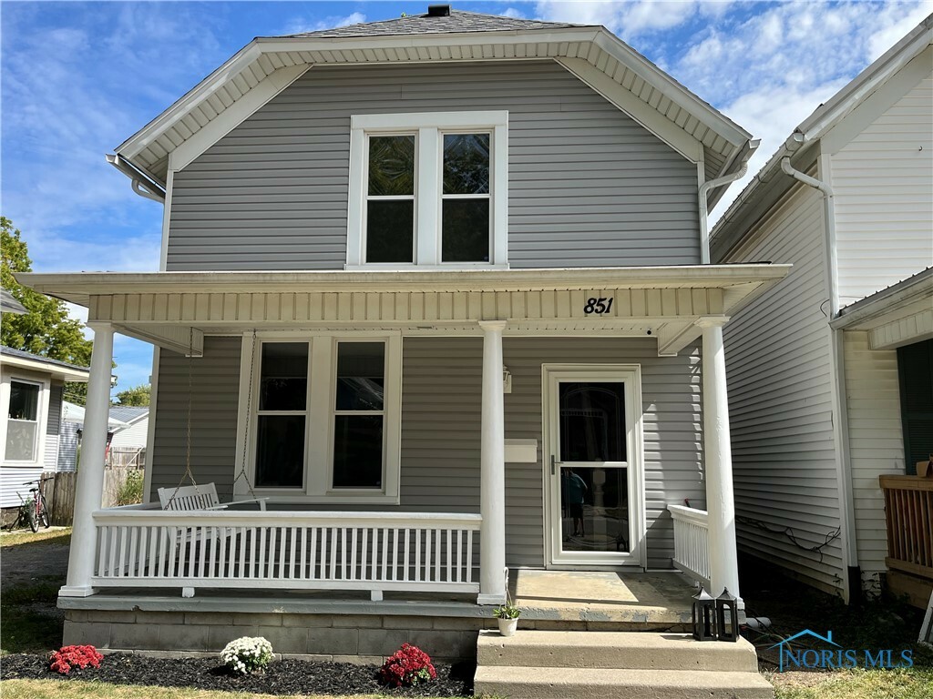 851 Maple Avenue  Findlay OH 45840 photo