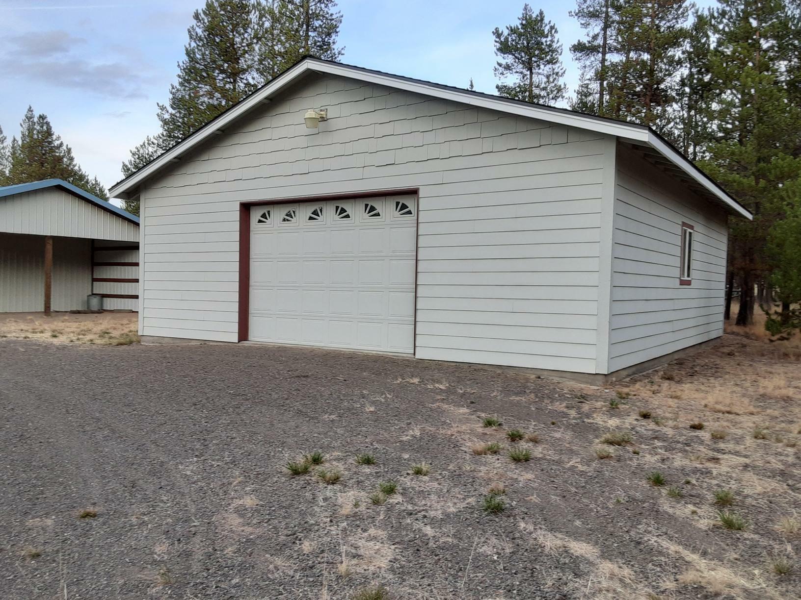 Property Photo: 16492 White Buck Avenue OR 97739
