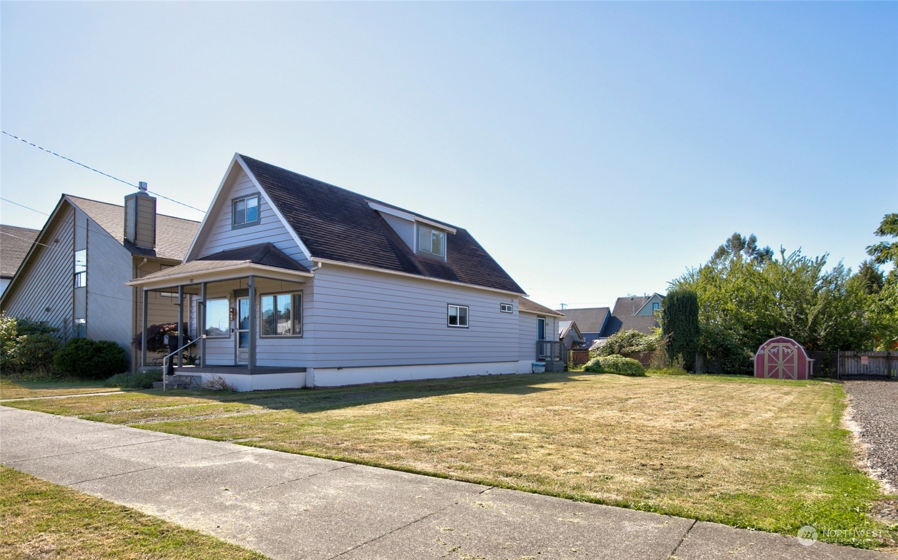 Property Photo:  318 J Street  WA 98550 