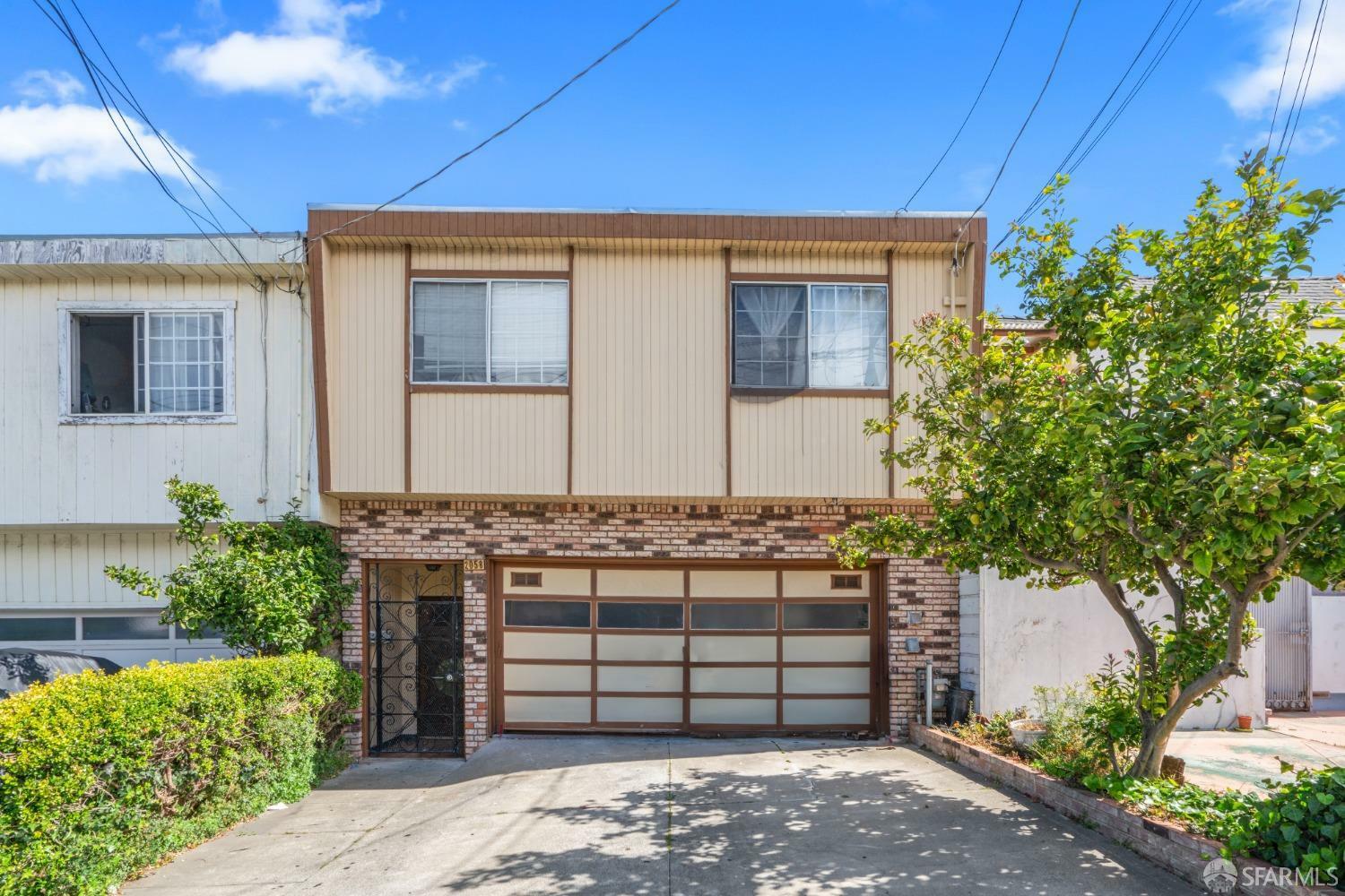 Property Photo:  2058 Quesada Avenue  CA 94124 