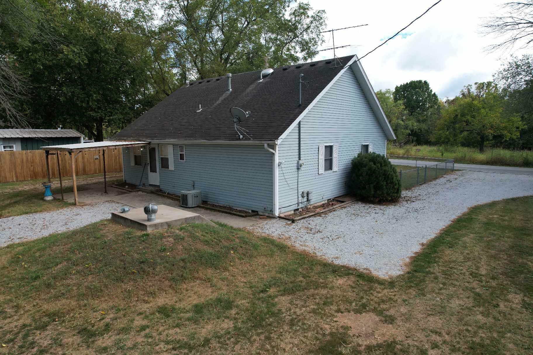 Property Photo:  3319 W Grand Street  MO 65802 